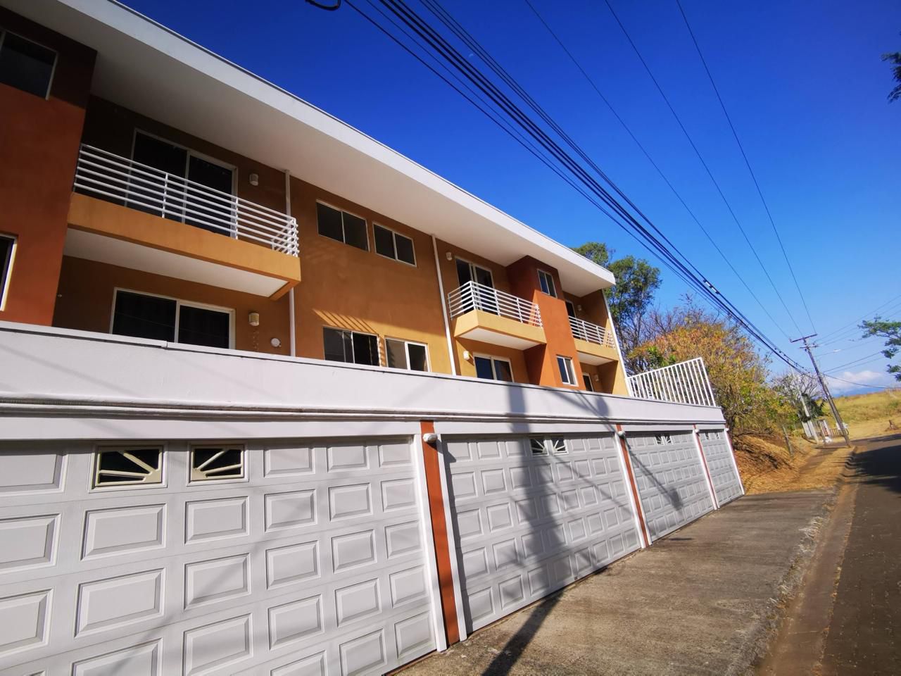 Alquiler en Ciudad Cariari – 2 Habitaciones con Baño Privado