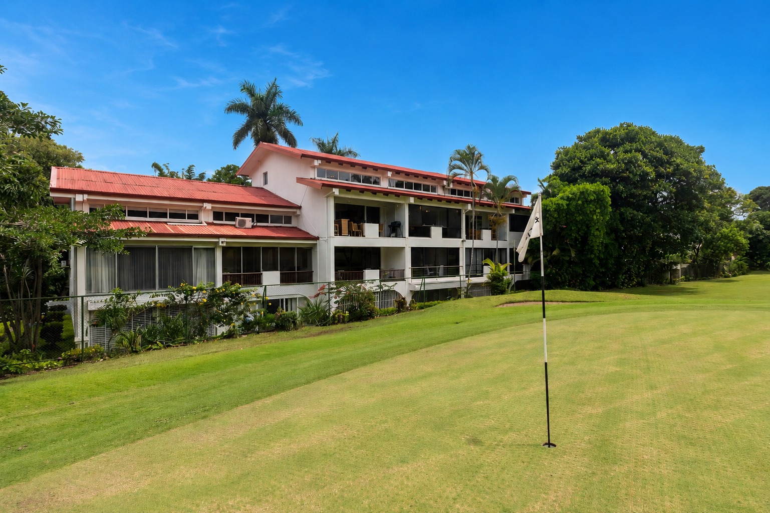 Alquiler Apartamento Heredia Belén Cariari | Amueblado y Vista al Golf