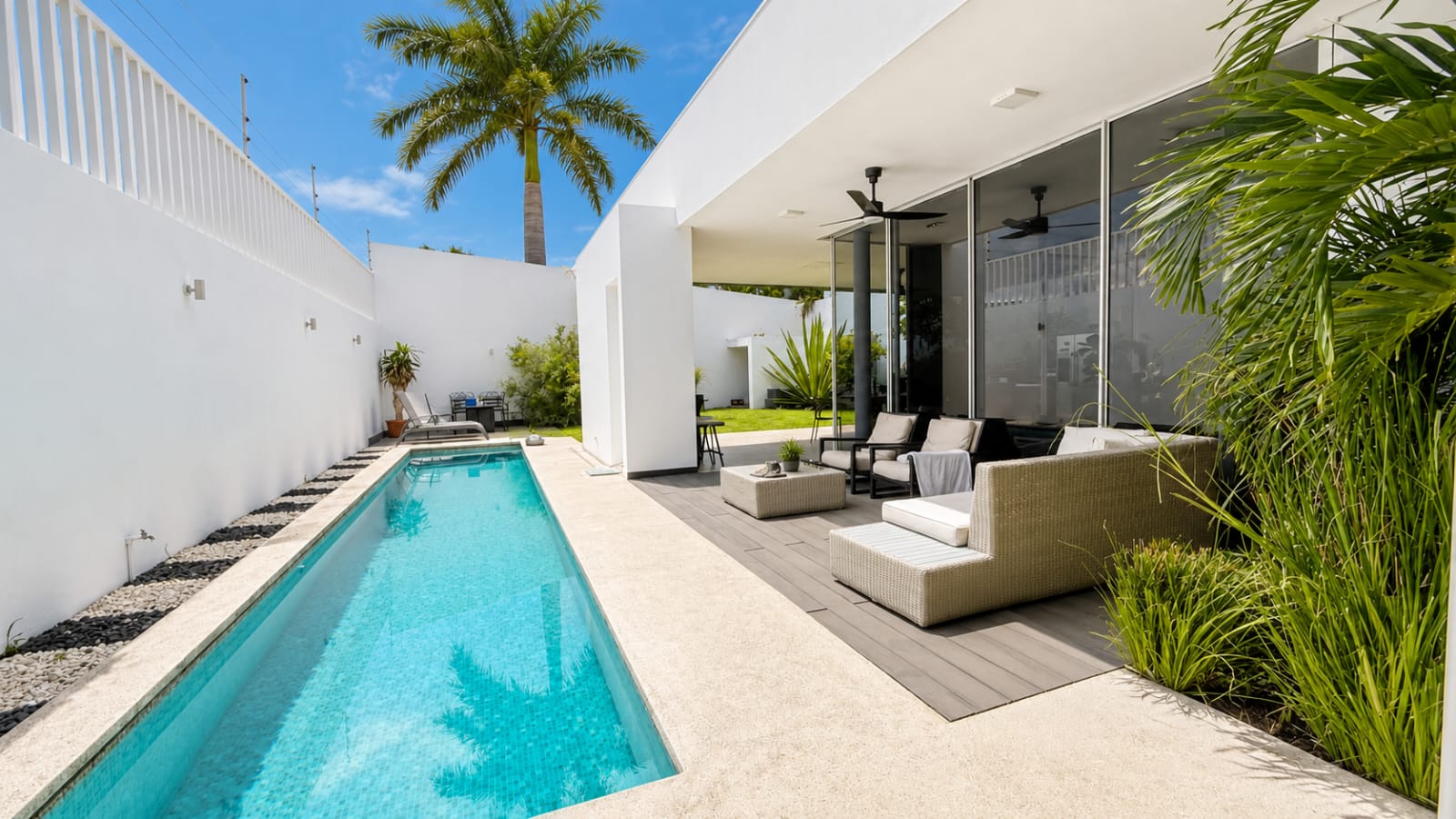 Venta de Casa Heredia Belén Bosques Doña Rosa | Moderna con Piscina